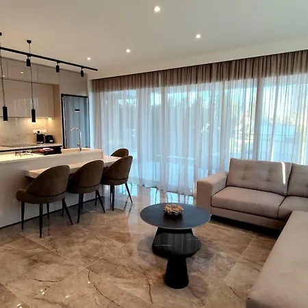 Zantis Executive 102 Apartman *