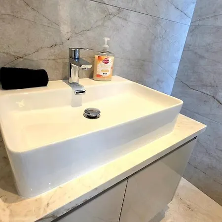 Zantis Executive 102 Apartman